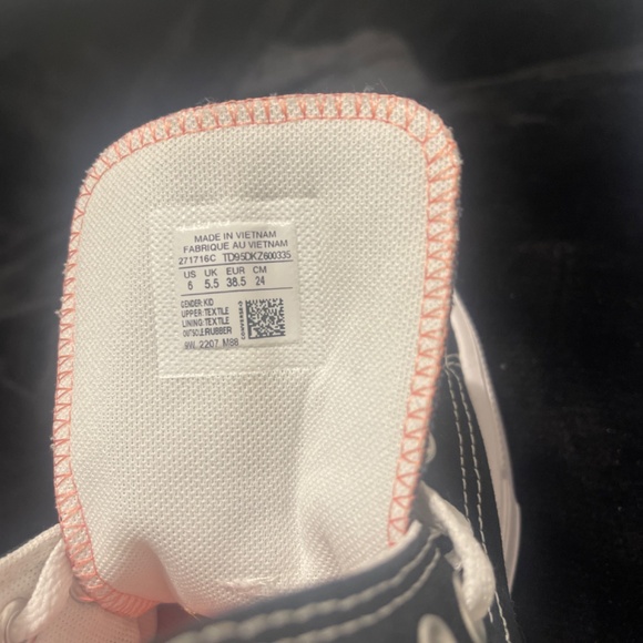 Converse high tops - Picture 3 of 3